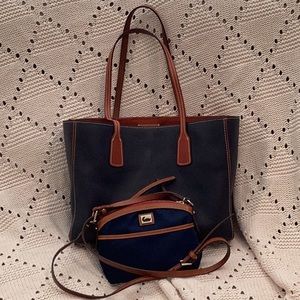 Dooney & Bourke navy tote and crossbody set